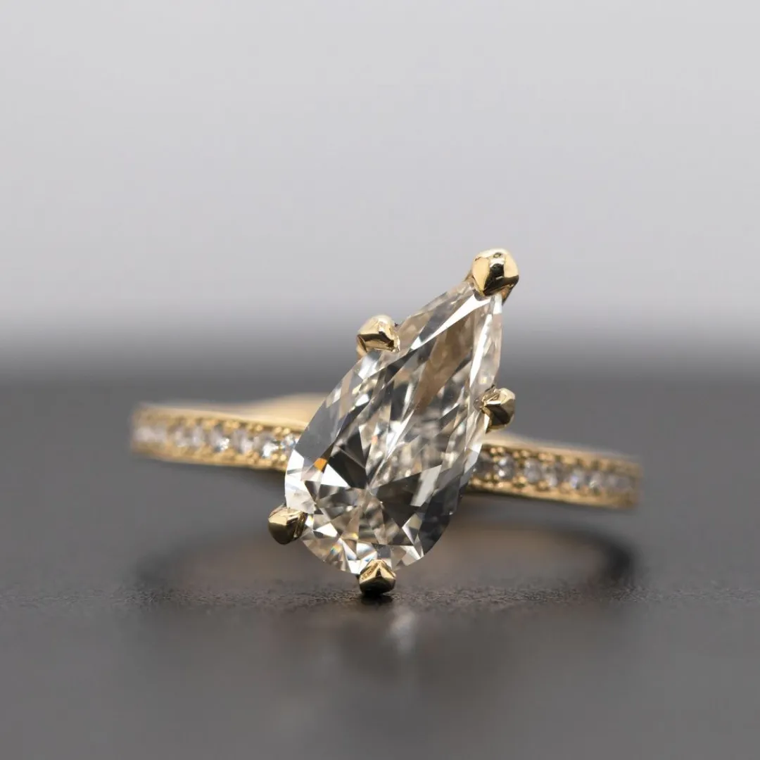 /public/photos/live/Gorgeous Pear Cut Moissanite Engagement Ring 575 (1).webp